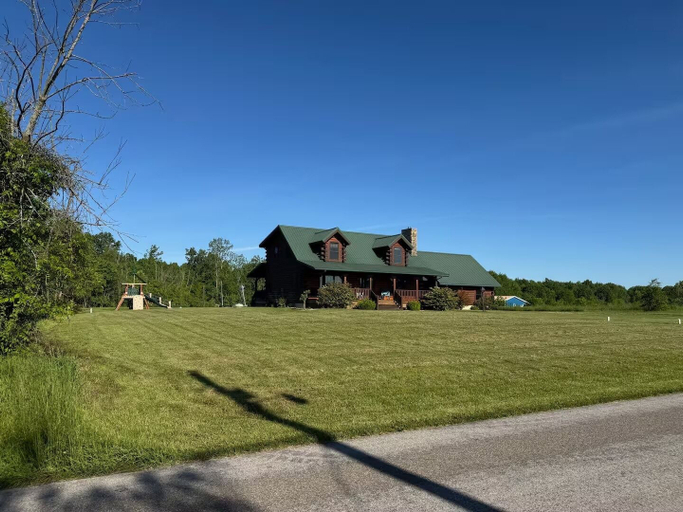 Exterior 2, Sprinkle Bottom Lodge: 12 Acre 5 Bedroom Cabin, Pond, AC, Heating & Pet Friendly, Ashland