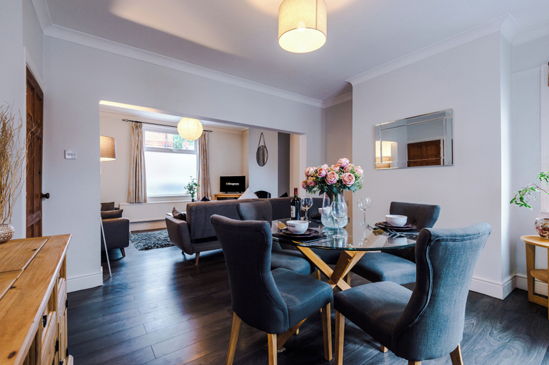 In-room dining 4, 80 West Street, Cheshire West and Chester