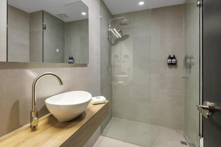 Bathroom 5, Park Inn By Radisson Melbourne Carlton, Melbourne