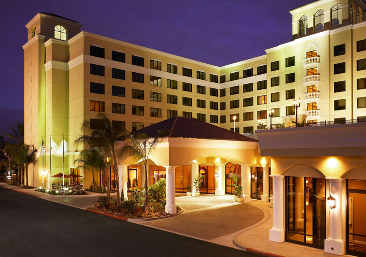 Exterior & Views 2, DoubleTree Suites by Hilton Anaheim Res - Conv Ctr, Orange
