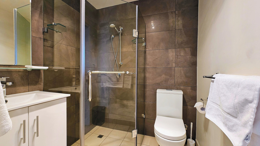 Bathroom 4, Lufra Beachside Hotel, Tasman
