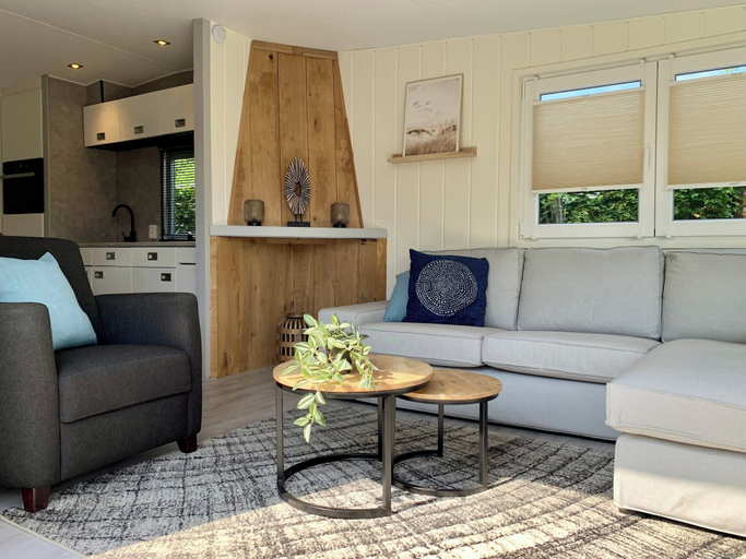 Living room 5, Chalet in Sint Maartenszee Near Beach, Enschede