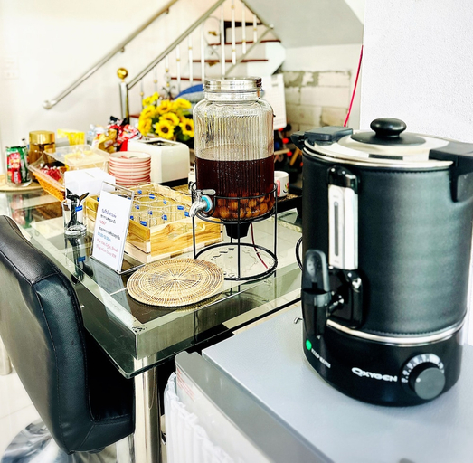 Food & Drinks 4, Service Apartment Lampang Room101 ใจกลางเมืองใกล้กาดกองต้า, Muang Lampang
