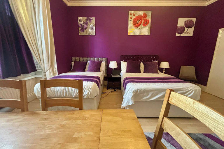Room 2, Sandon Apartment Oasis in Birmingham, Sandwell