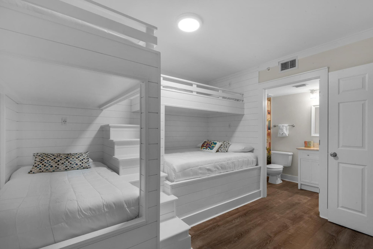 Bedroom 4, Island Princess 200, Okaloosa