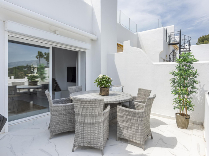 Room 4, Contemporary new Apartment With 2 Terraces, Málaga