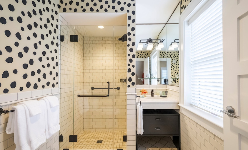 Bathroom 4, Inns Of Aurora Resort Spa, Cayuga