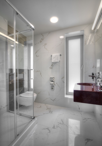 Bathroom 4, Essence, Praha 1