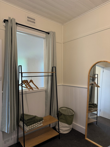 Room 1, Yarck hotel, Murrindindi - East