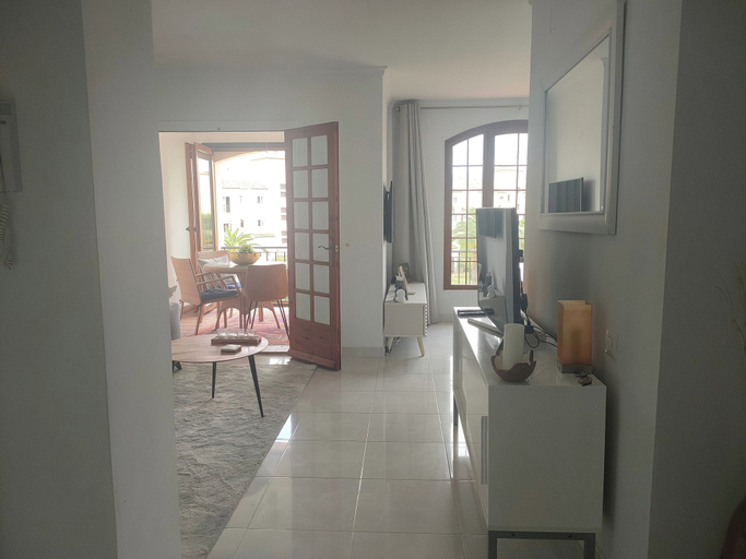 Interior 3, Apartment - Sleeps 4 - Pool - Balcony - Parking, Alicante
