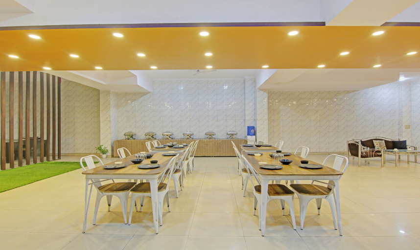 Food & Drinks 5, Itsy Hotels Golden Vista, Gautam Buddha Nagar
