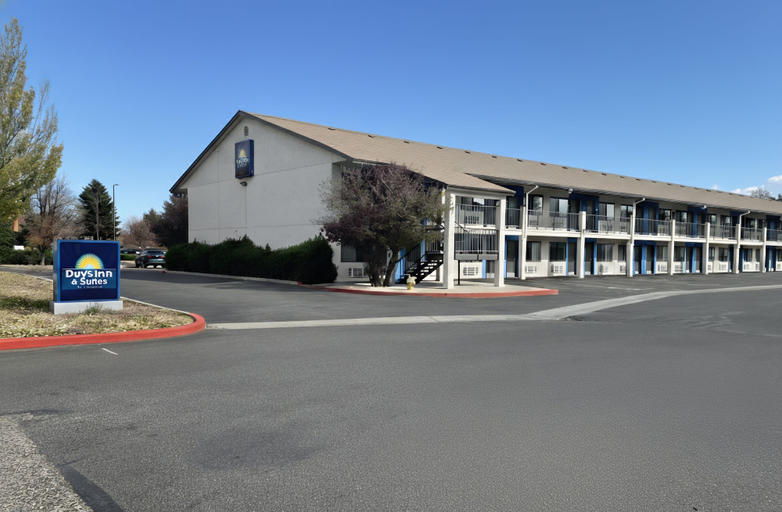 Exterior & Views 2, Days Inn & Suites by Wyndham Flagstaff I-40, Coconino