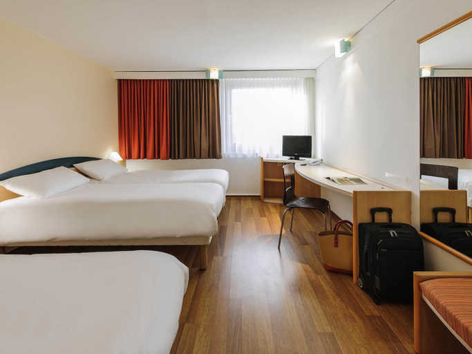Bedroom 4, ibis Berlin Messe, Berlin
