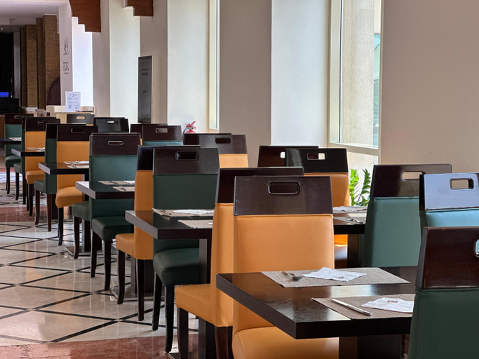 Food & Drinks 5, Western Hotel - Ghayathi