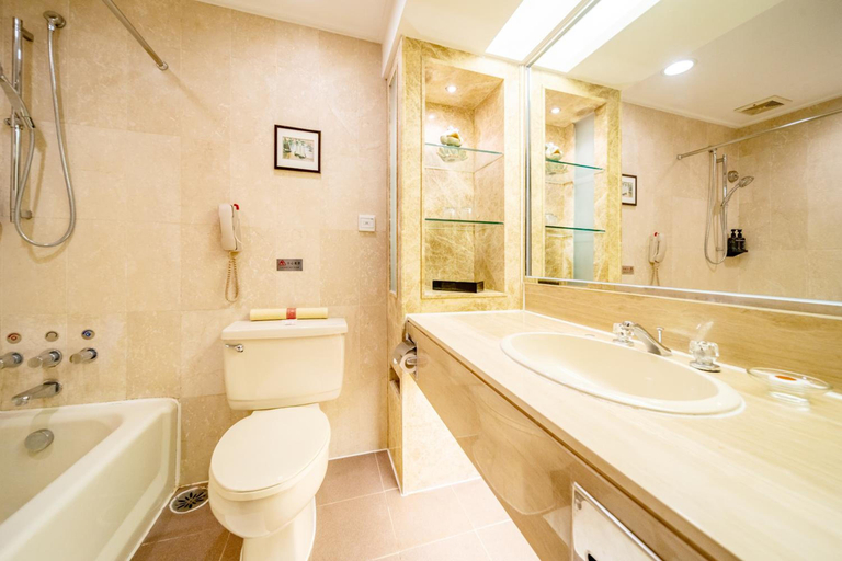 Bathroom 3, Zhongshan International Hotel, Zhongshan