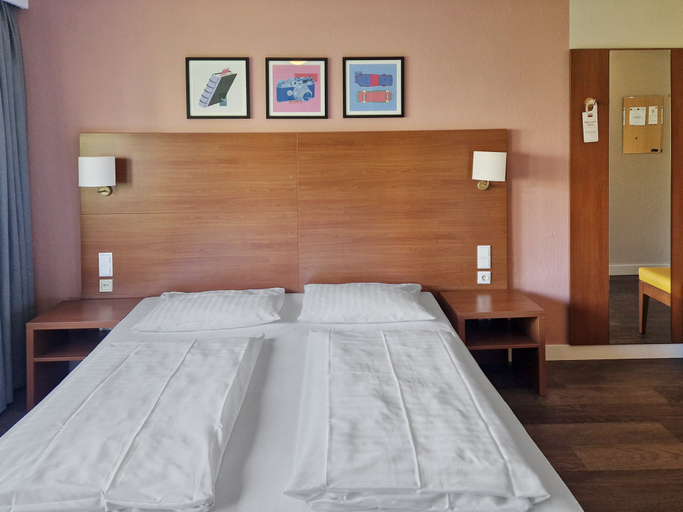 Bedroom 4, Garner Hotel STUTTGART CITY CENTRE by IHG, Stuttgart