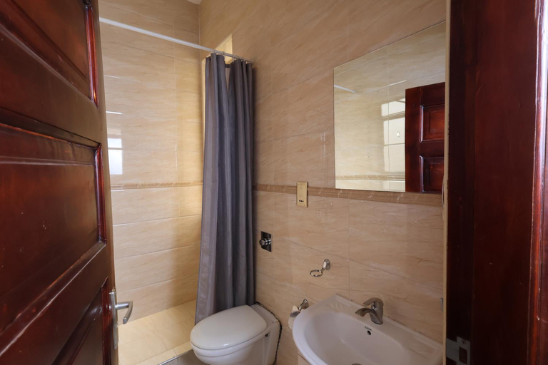 Bathroom 3, Bon Bini Residence, Kampala