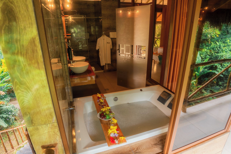 Bathroom 4, Suchipakari Jungle Lodge, Tena