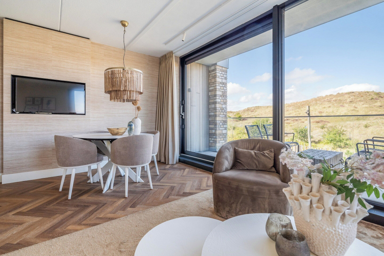 Dining 4, Apartment With a Balcony and Dune Views, Zijpe