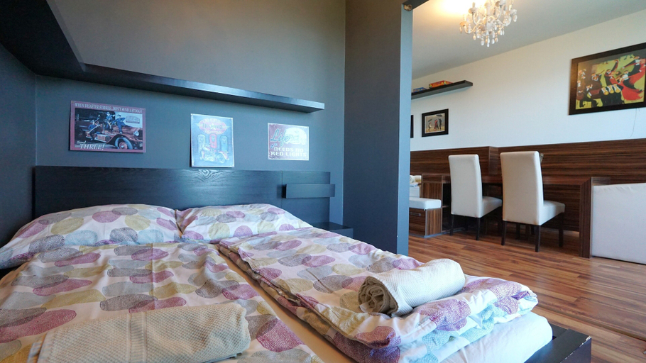 Bedroom 4, Club218 Wellness Apartments, Siófok