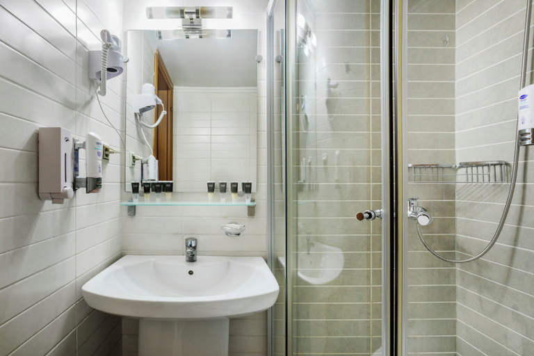 Bathroom 4, Pefka Hotel, Central Macedonia