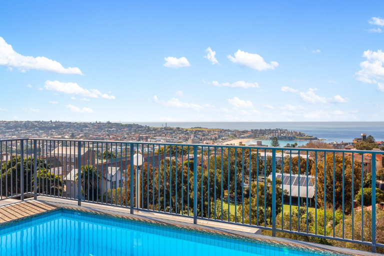 Pool 4, Bondi Studio Apartment with Pool & Rooftop Views, Sydney
