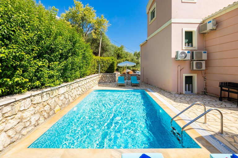 Others 5, Villa Situla, Ionian Islands