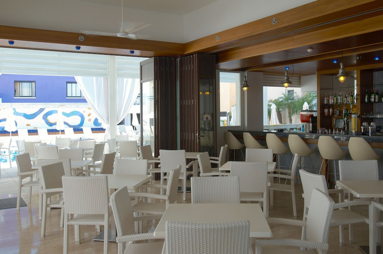 Food & Drinks 4, Senator Hotel Apartments - Adults Only