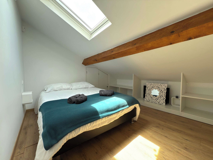 Room 5, Coastal Comfort - Large Home Near Sea, Hérault