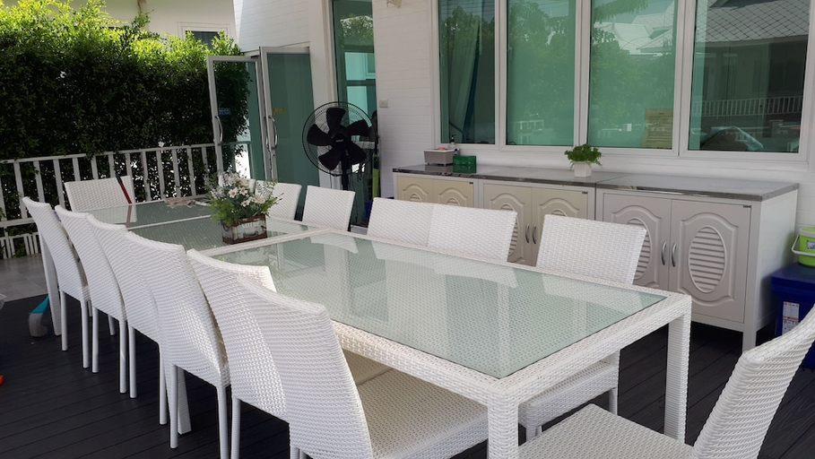 Food & Drinks, Wan Arun Houses, Hua Hin