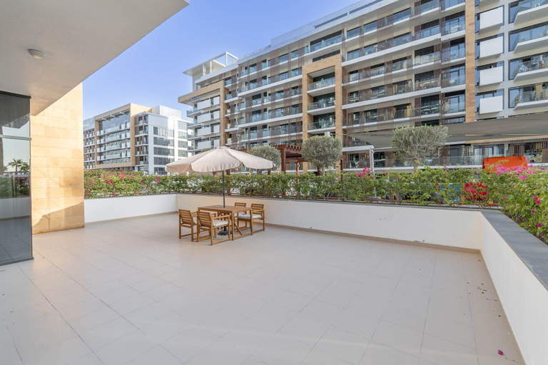 Room 3, Indulging 1 Bedroom in Azizi Riviera 6, Dubai
