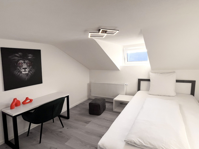 Bedroom 5, DORMERO Hotel Reutlingen, Reutlingen