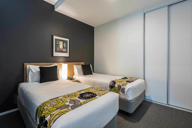 Bedroom 3, Mantra 100 Exhibition Melbourne, Melbourne