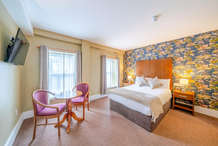 Bedroom 2, The Gateway Hotel