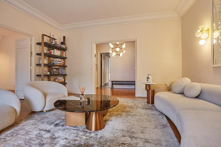 5, Apartment Arc de Triomphe/ Champs Elysée, Paris