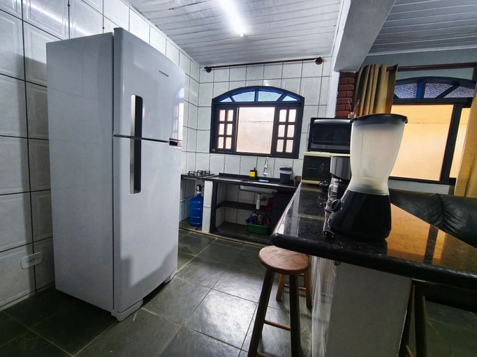 Private kitchen 4, House With 2 BRs and Barbecue in Ubatuba Jao0368, Ubatuba