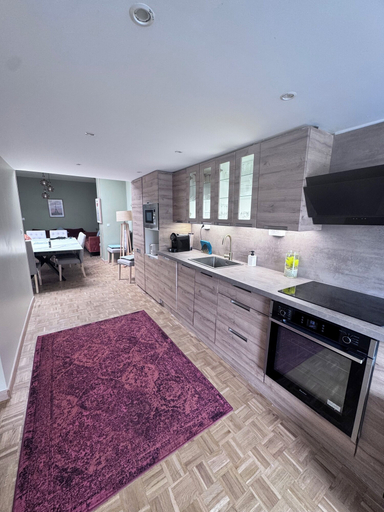 Private kitchenette, Family Friendly Suite à Tourcoing, Nord