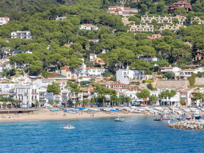 4, Villa in Pals near Scenic Beach, Girona