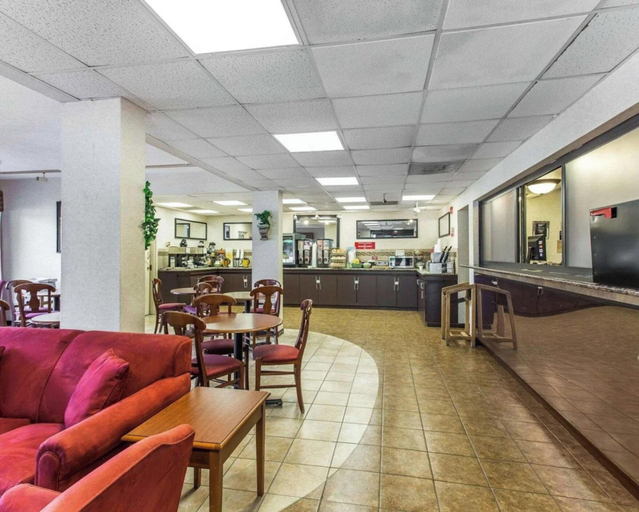 Food & Drinks 5, Townhouse Winston Salem - University, Forsyth