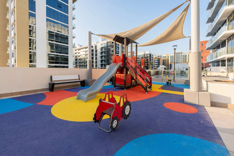 Room 3, A Serene and Gorgeous Studio in Meydan One, Dubai
