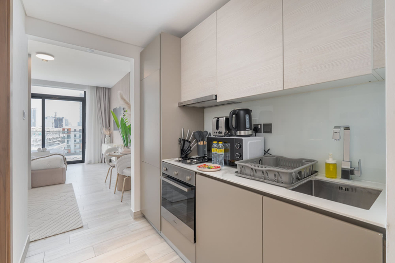 Room 5, Stylish Studio Sleeps 2 With Balcony, Dubai