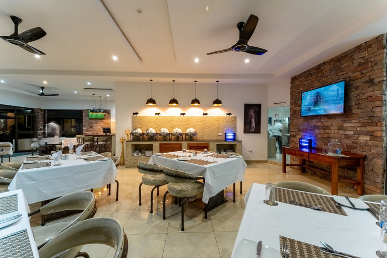 Food & Drinks 5, The Shrub lodge, Hwange