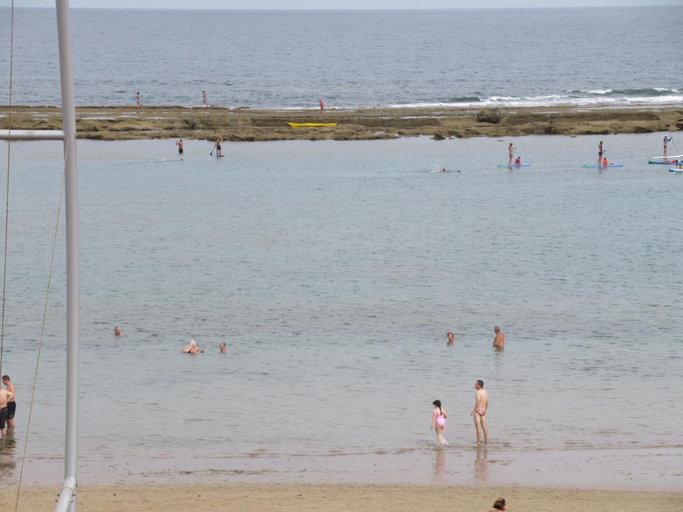 Room 5, Loft on Las Canteras Beach Terrace sea Views Wifi, Las Palmas