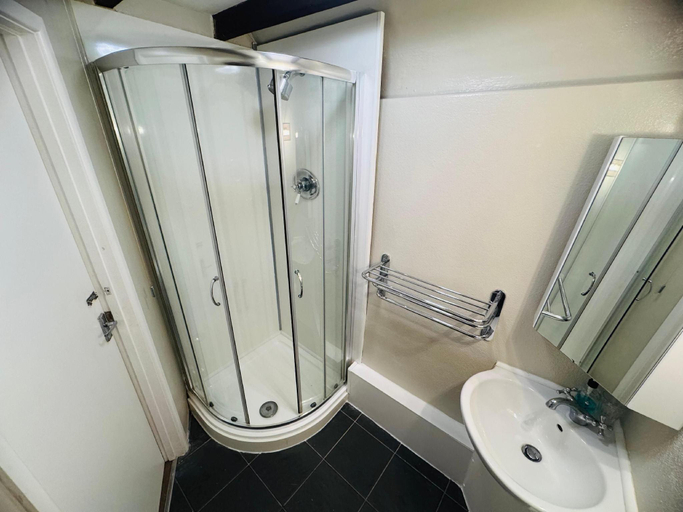 Bathroom 3, The Old Mill, Milton Keynes