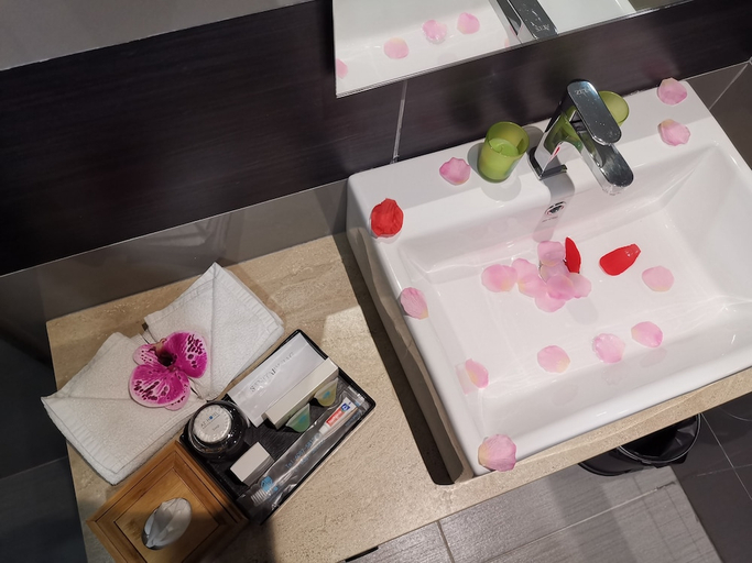 Bathroom 3, AZ HOTEL & SERVICED APARTMENTS, Labuan