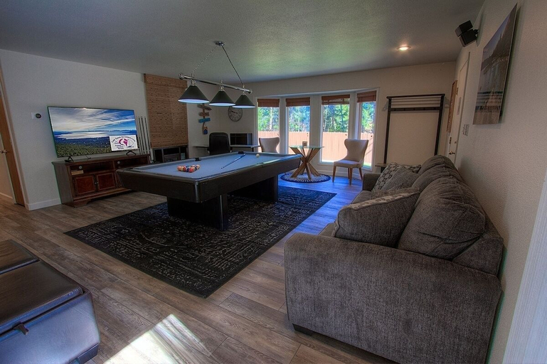Living area 2, Nvh0823 - Sadies Hustle 3 Bedroom Home, Douglas