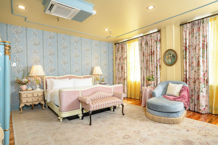 Room 3, The Aldenberg Hotel, Woodford