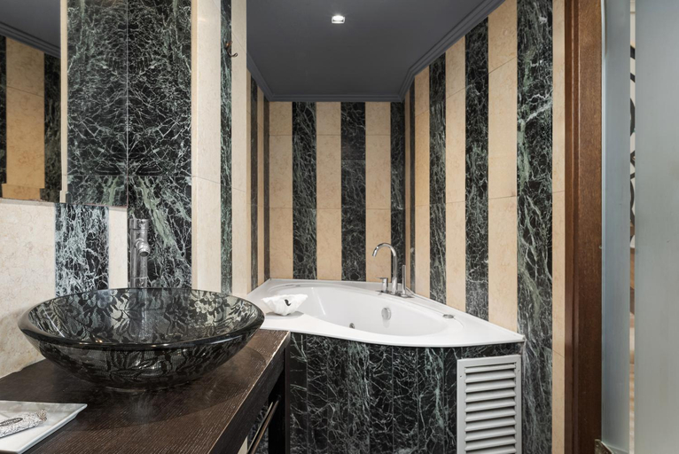 Bathroom 3, Civitas Rethymnae, Crete