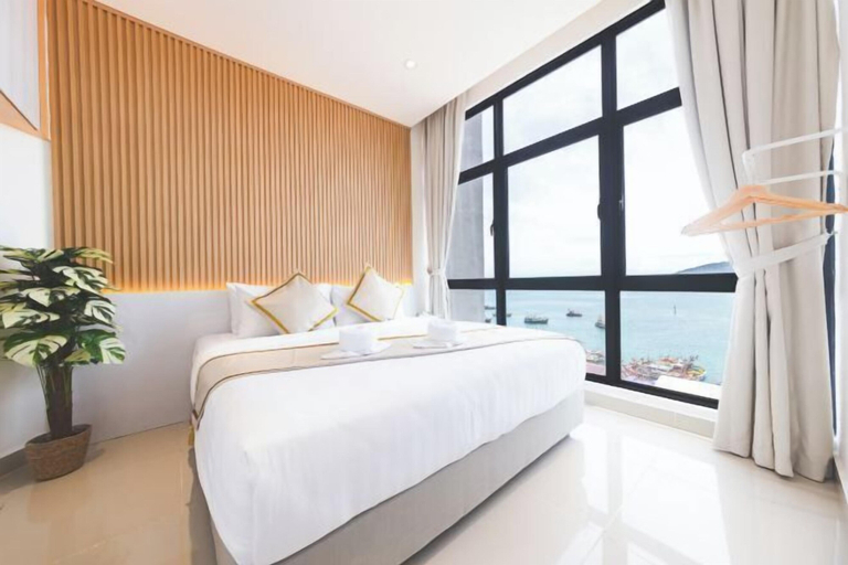 Bedroom 5, Charis Seaview Suites at The Shore Kota Kinabalu, Kota Kinabalu