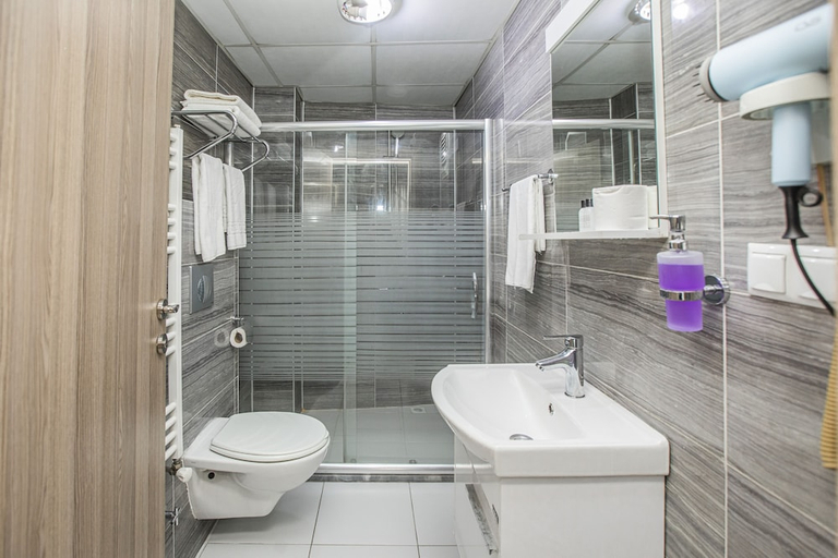 Bathroom 5, Konuk Otel, Merkez